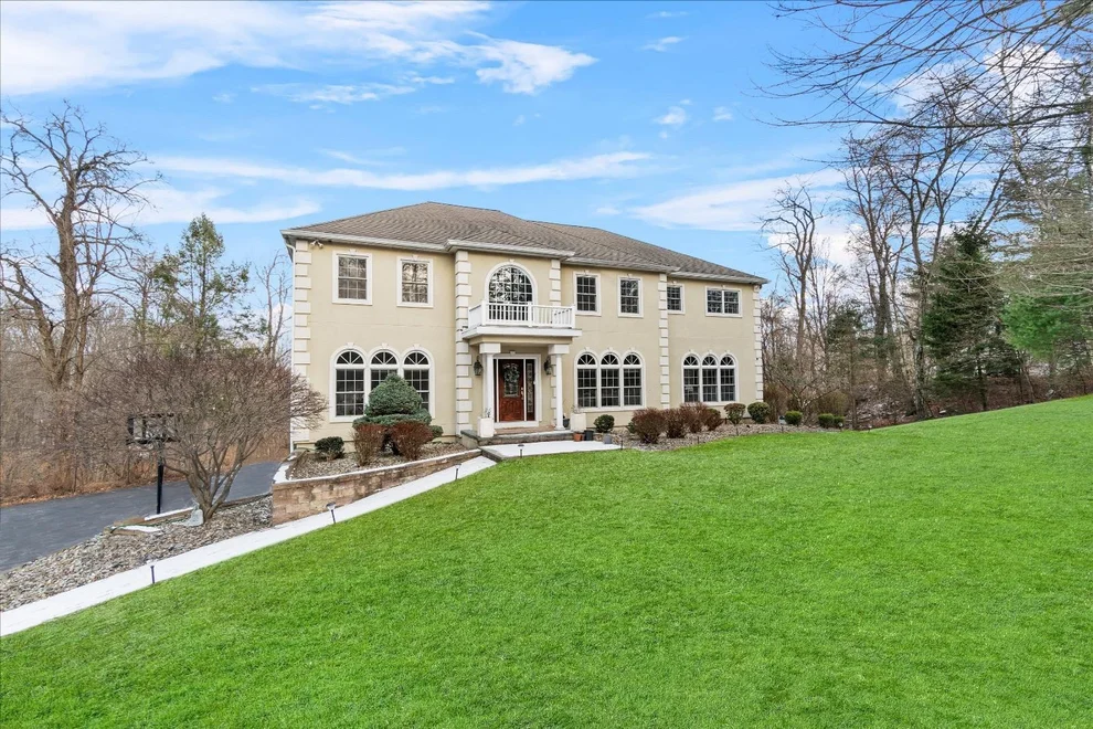 Unit for sale at 225 Stonywood Drive, Newburgh (Town), NY 12550