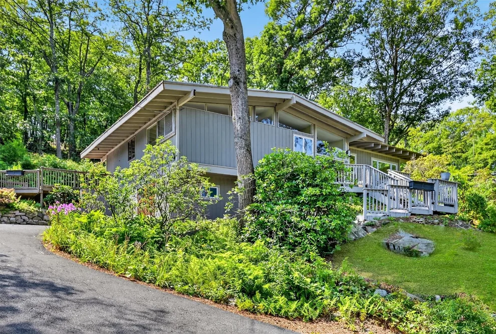 Unit for sale at 165 Fawn Hill Road, Tuxedo, NY 10987