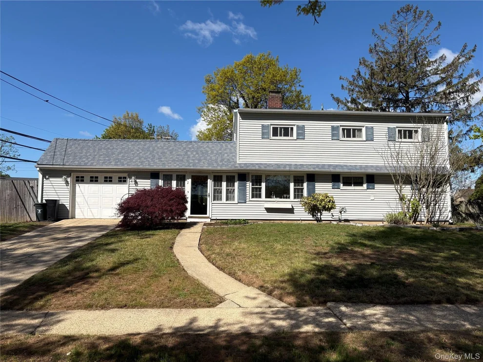 Unit for sale at 2 Dwarf Lane, Hempstead, NY 11793