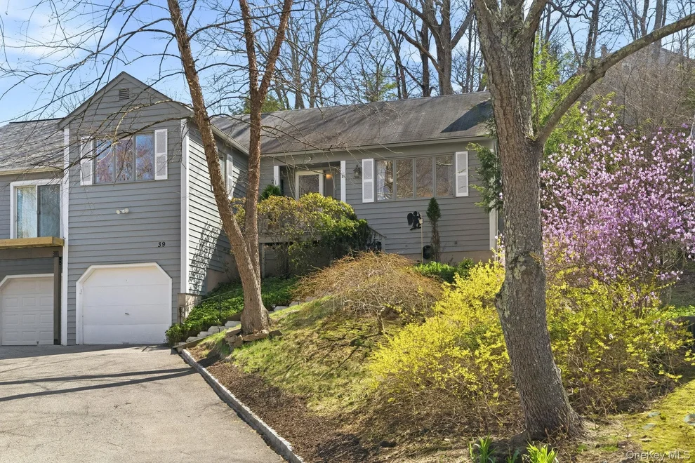 Unit for sale at 39 Park Road, Lewisboro, NY 10526