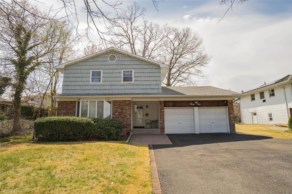 Unit for sale at 34 Pittoni Drive, Smithtown, NY 11725