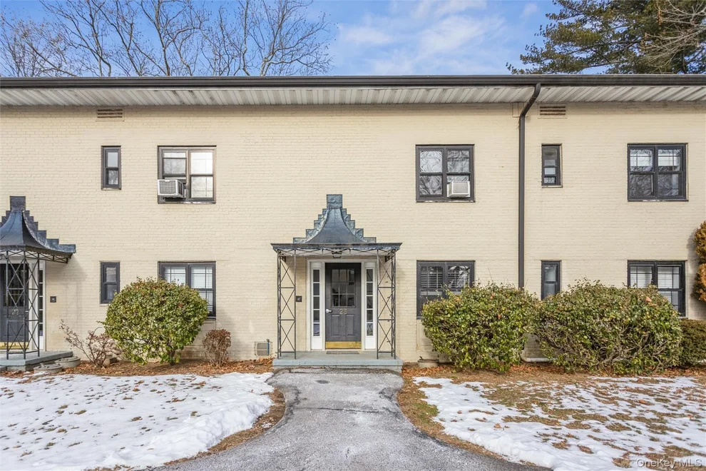 Unit for sale at 25 Manchester Road, Eastchester, NY 10709