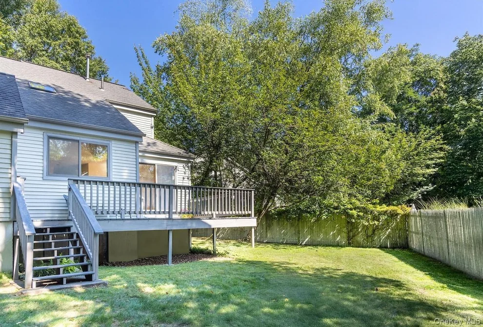 Unit for sale at 1001 Hunters Run, Greenburgh, NY 10522