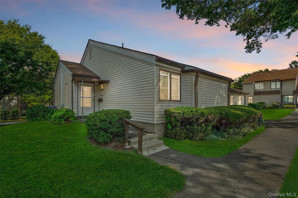 Unit for sale at 40 Jefferson Oval, Yorktown, NY 10598