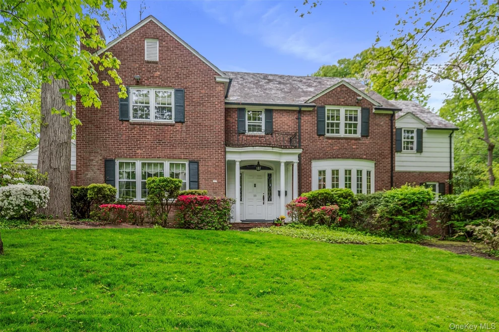 Unit for sale at 111 Clent Road, North Hempstead, NY 11021