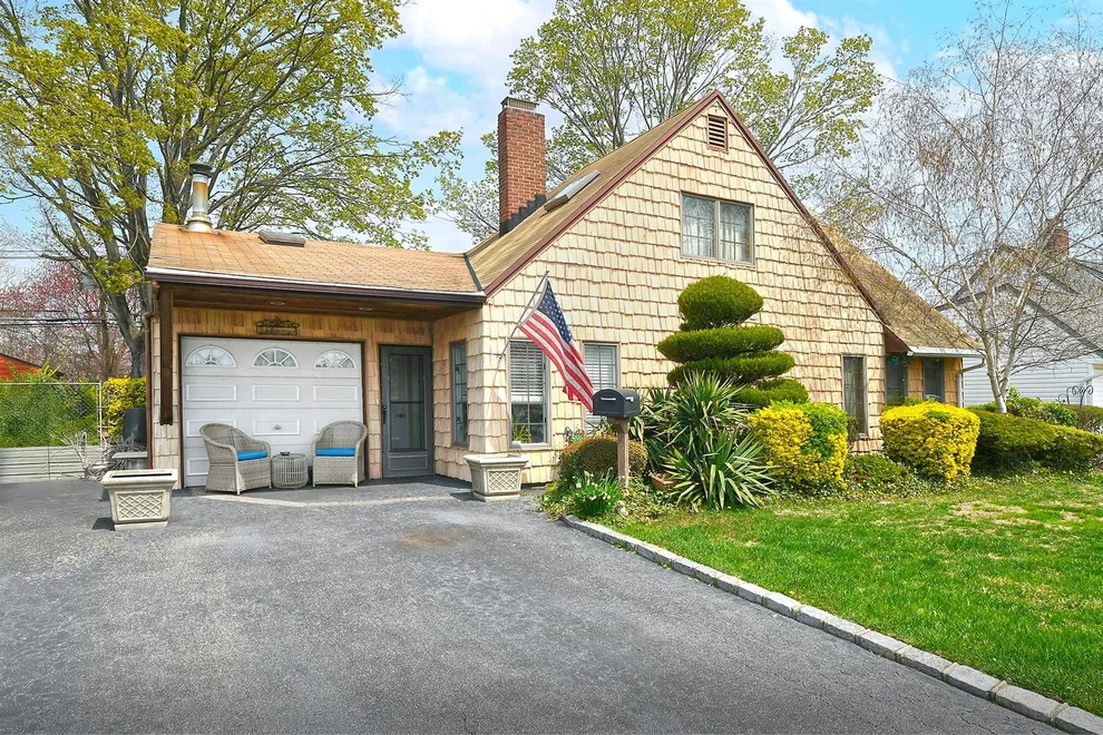 Unit for sale at 265 Orchid Road, Hempstead, NY 11756