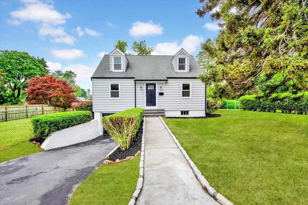 Unit for sale at 250 Bainbridge Avenue, Mount Pleasant, NY 10594