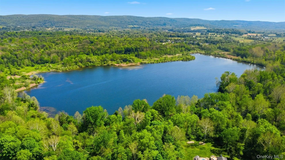 Unit for sale at 213 Greenhaven Road, Beekman, NY 12570