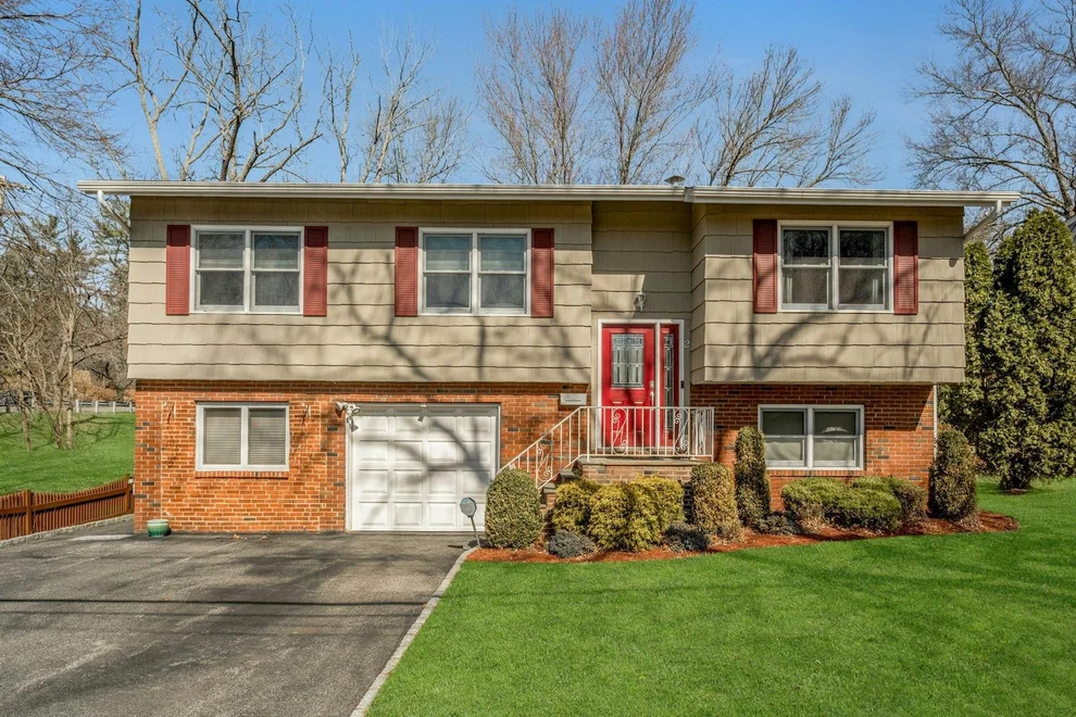 Unit for sale at 2 Carrigan Avenue, White Plains, NY 10605
