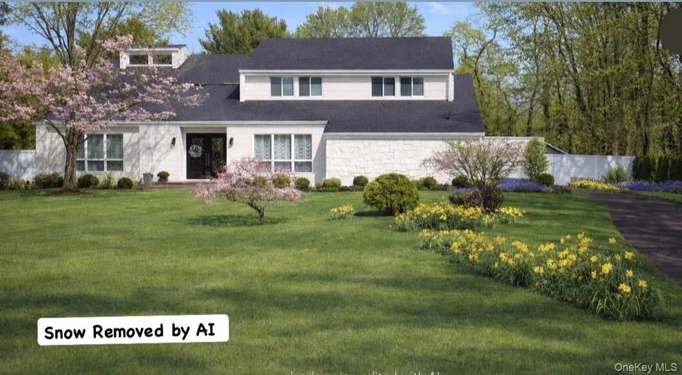 Unit for sale at 422 Mill River Road, Oyster Bay, NY 11771