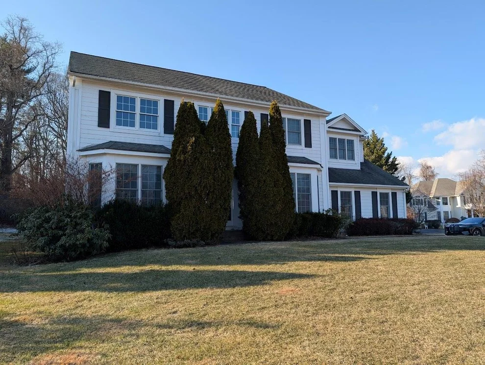 Unit for sale at 9 Tappanwood Drive, Oyster Bay, NY 11560
