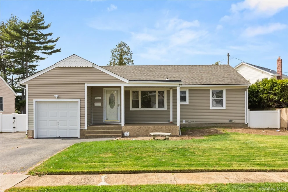 Unit for sale at 7 Norman Place, Oyster Bay, NY 11758