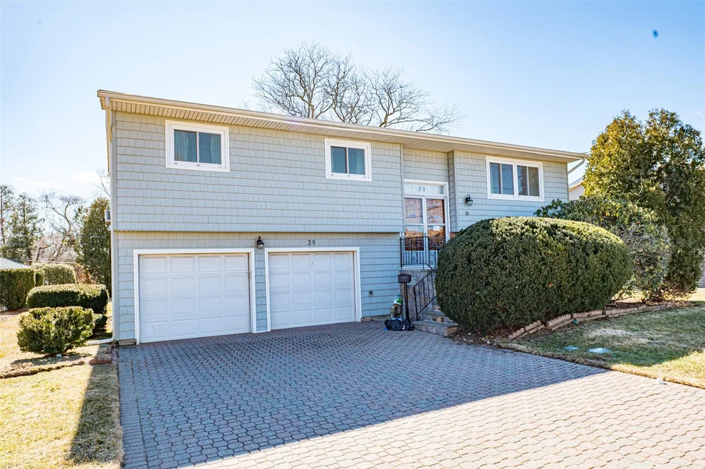 Unit for sale at 25 Evelyn Drive, Oyster Bay, NY 11714