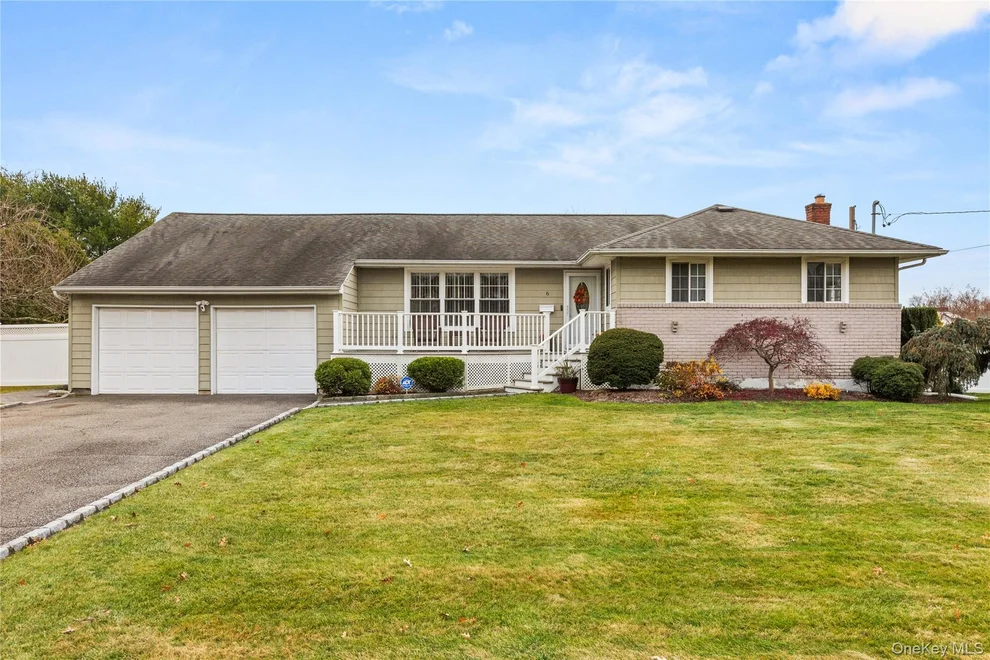 Unit for sale at 6 Sunny Lane, Islip, NY 11706