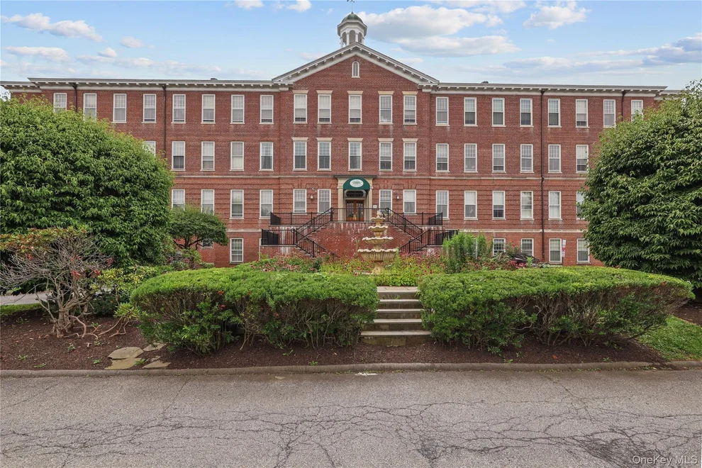 Unit for sale at 1403 Villa At The Woods, Peekskill, NY 10566