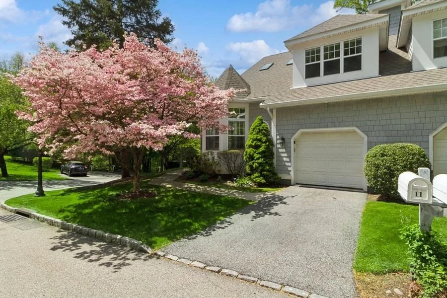 Unit for sale at 11 Pond View Lane, Ossining, NY 10562