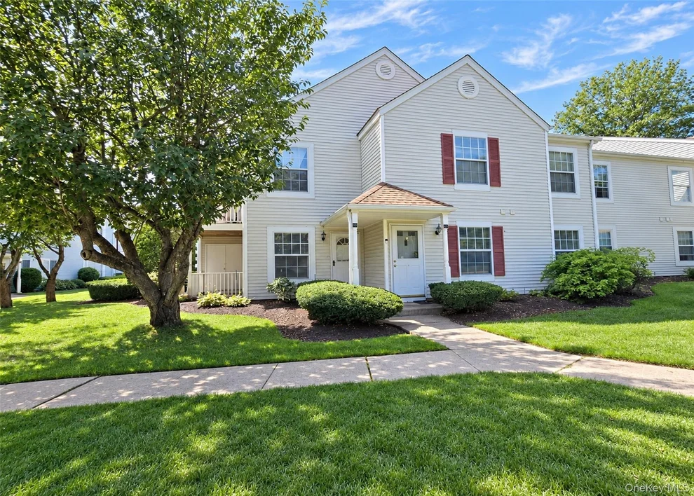 Unit for sale at 273 Fairview Circle, Brookhaven, NY 11953