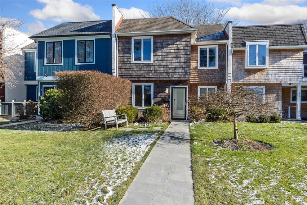 Unit for sale at 10 Toilsome Lane, East Hampton, NY 11937