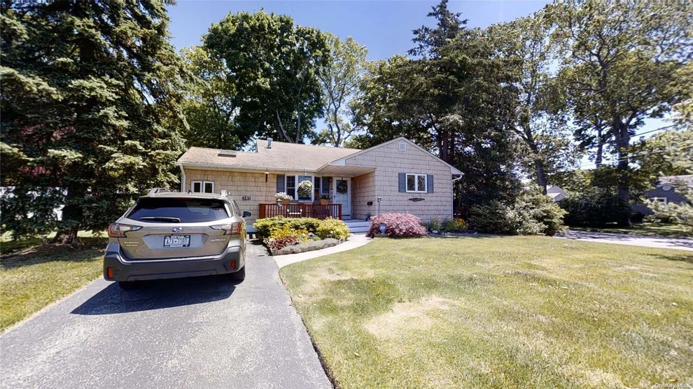 Unit for sale at 101 Broadway Avenue, Islip, NY 11782