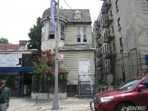 Unit for sale at 1046 Ogden Avenue, Bronx, NY 10462