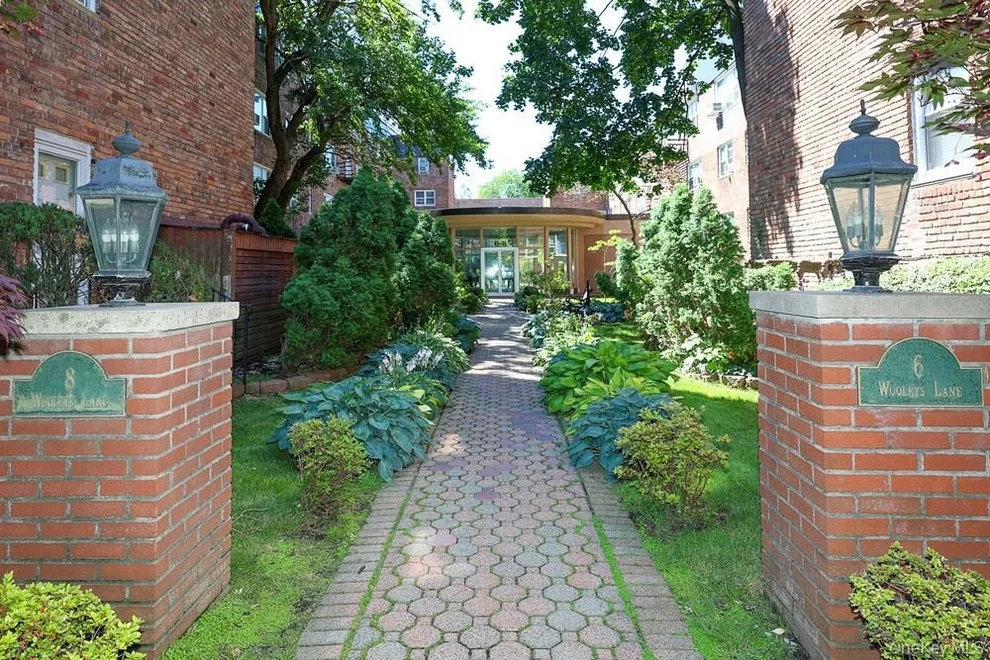 Unit for sale at 6-8 wooleys Lane, North Hempstead, NY 11023