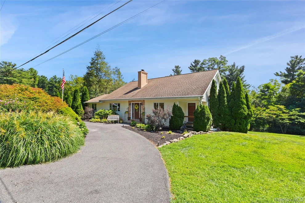 Unit for sale at 10 Chestnut Drive, Carmel, NY 10541