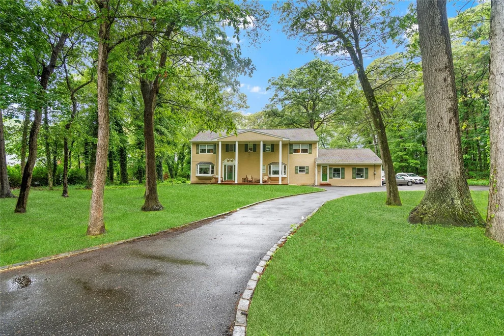 Unit for sale at 5 Linda Court, Oyster Bay, NY 11771