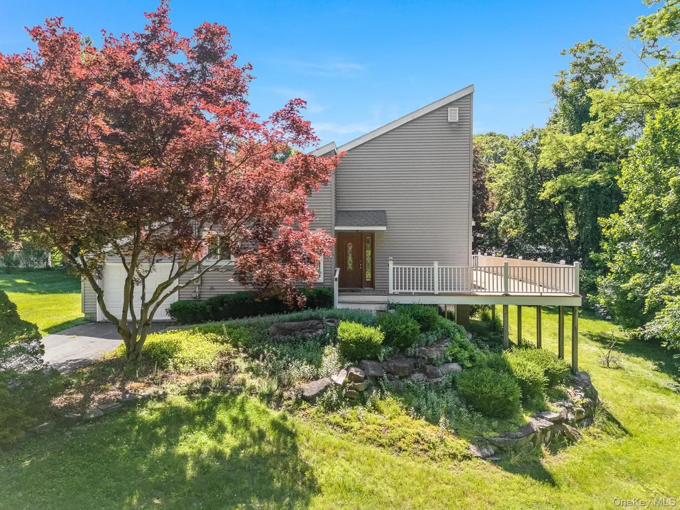 Unit for sale at 13 Riverview Circle, Hyde Park, NY 12601