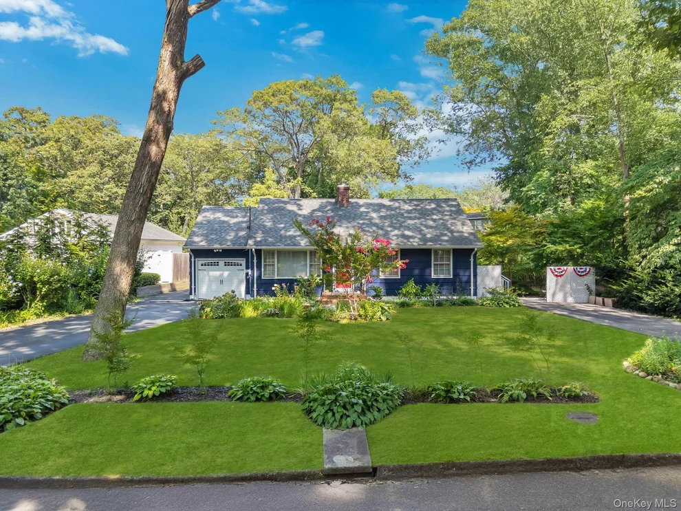 Unit for sale at 2 Prospect Drive N, Huntington, NY 11746