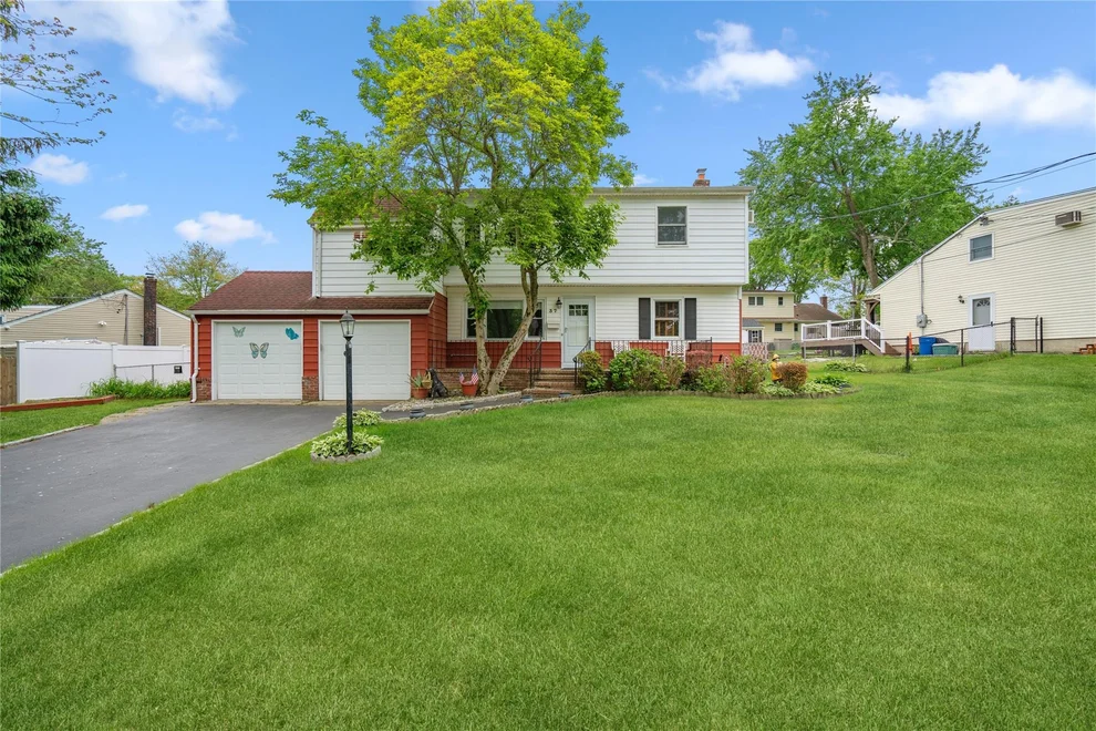 Unit for sale at 37 Quebec Drive, Huntington, NY 11746