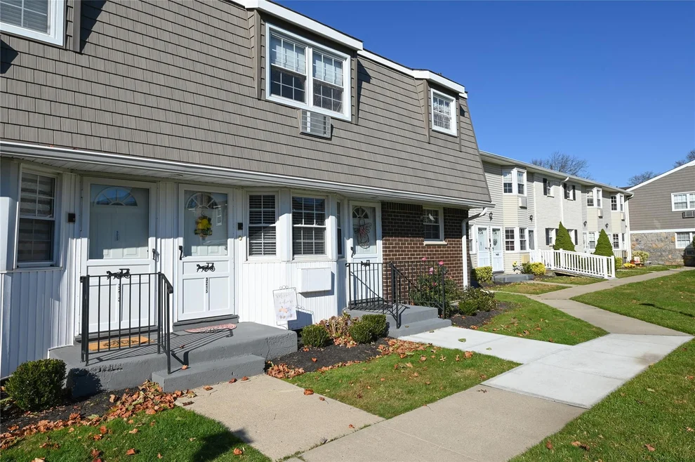 Unit for sale at 32 Wilshire Lane, Islip, NY 11769