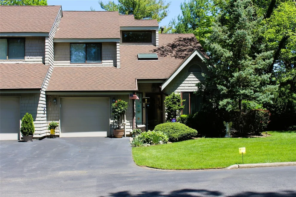Unit for sale at 1 Rose Court, Islip, NY 11730