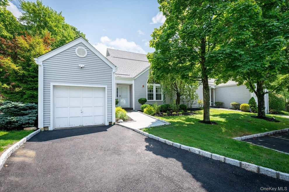 Unit for sale at 215 Sandpiper Court, Yorktown, NY 10598