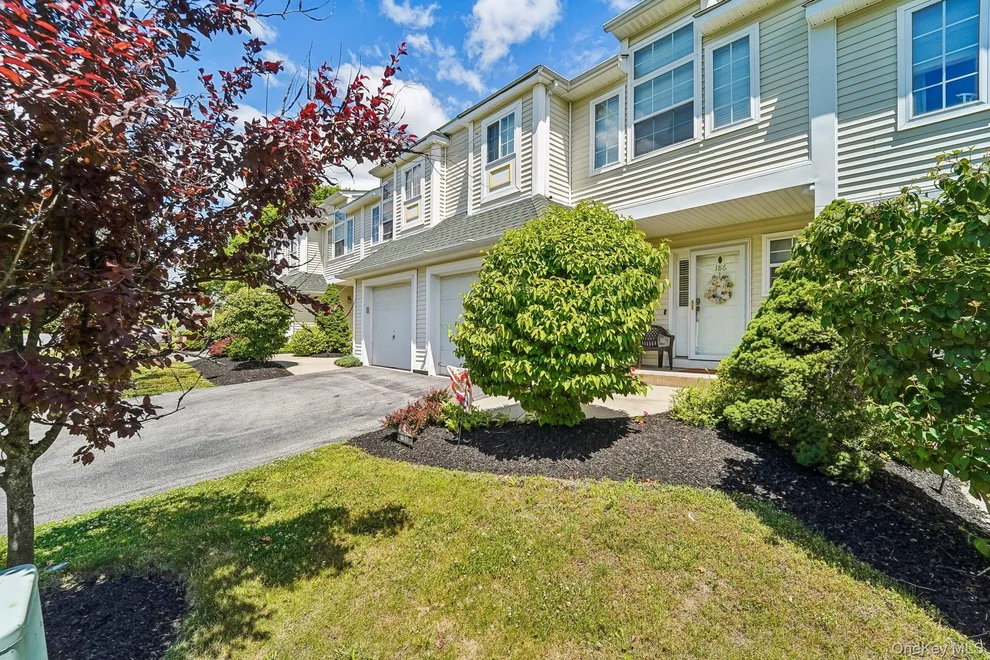 Unit for sale at 186 Sara Lane, Newburgh (Town), NY 12550