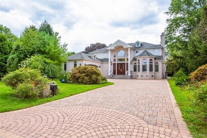 Unit for sale at 150 Crabapple Road, North Hempstead, NY 11030