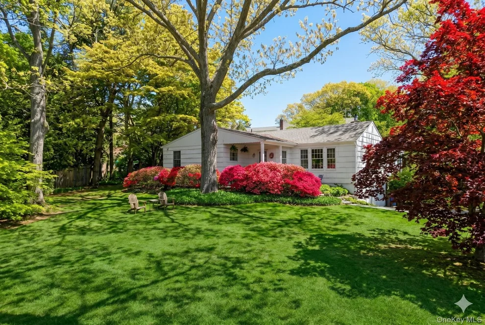 Unit for sale at 77 Bay Drive E, Huntington, NY 11743