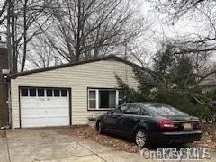 Unit for sale at 23 Valley View Road, Great Neck, NY 11021