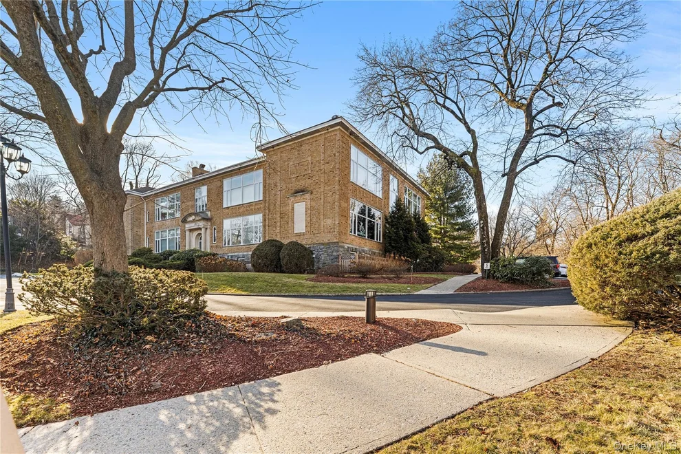 Unit for sale at 520 Ashford Avenue, Greenburgh, NY 10502