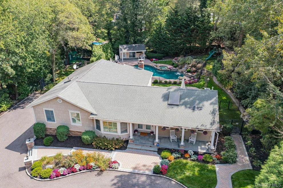 Unit for sale at 5 Butternut Court, Huntington, NY 11746