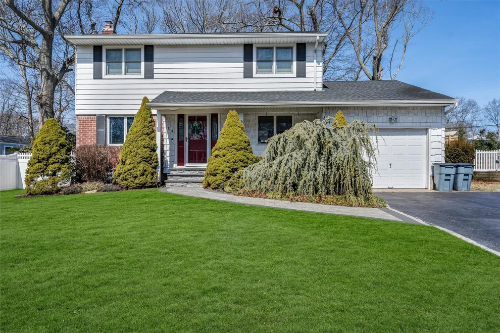 Unit for sale at 54 Bethany Drive, Smithtown, NY 11725