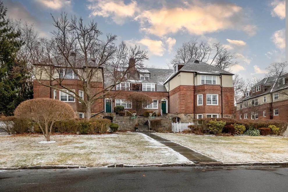 Unit for sale at 7 Sentry Place, Scarsdale, NY 10583