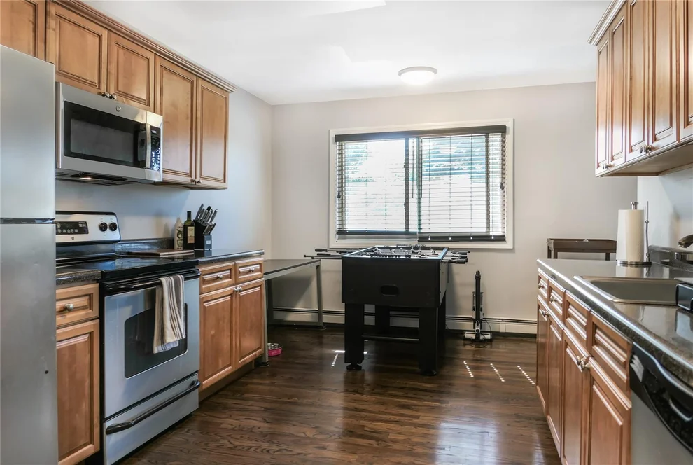 Unit for sale at 2453 Union Blvd, Islip, NY 11751