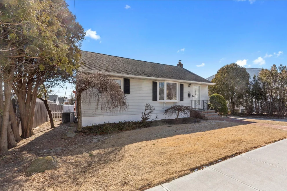 Unit for sale at 199 Princess Street, Oyster Bay, NY 11801
