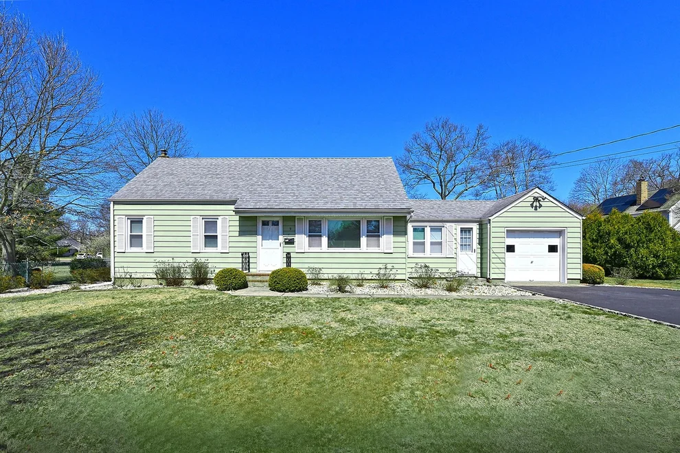 Unit for sale at 9 Fern Place, Huntington, NY 11740