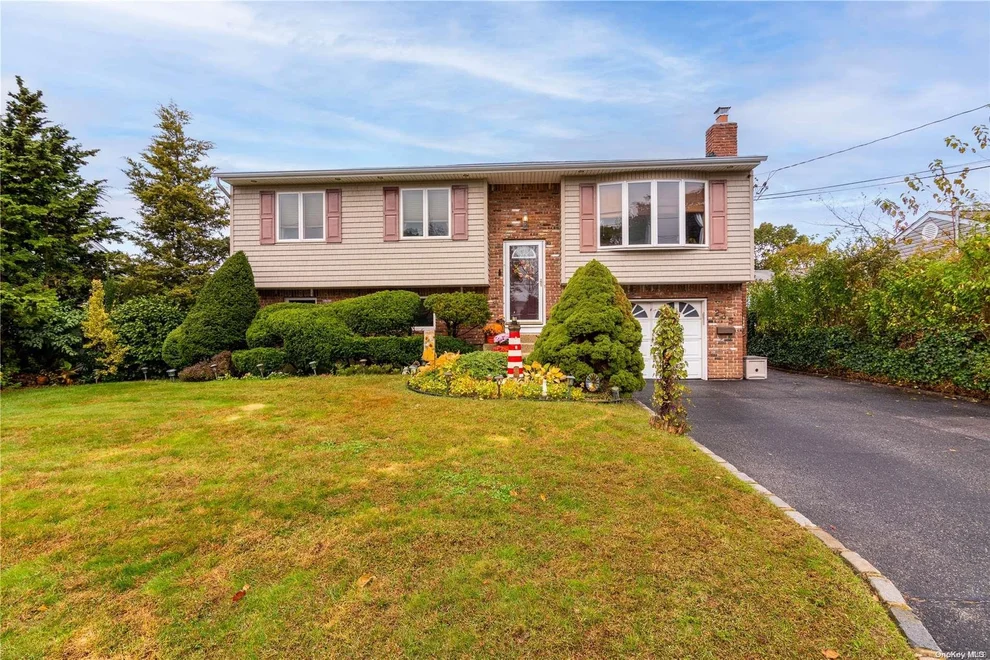 Unit for sale at 235 Lexington Avenue, Babylon, NY 11704