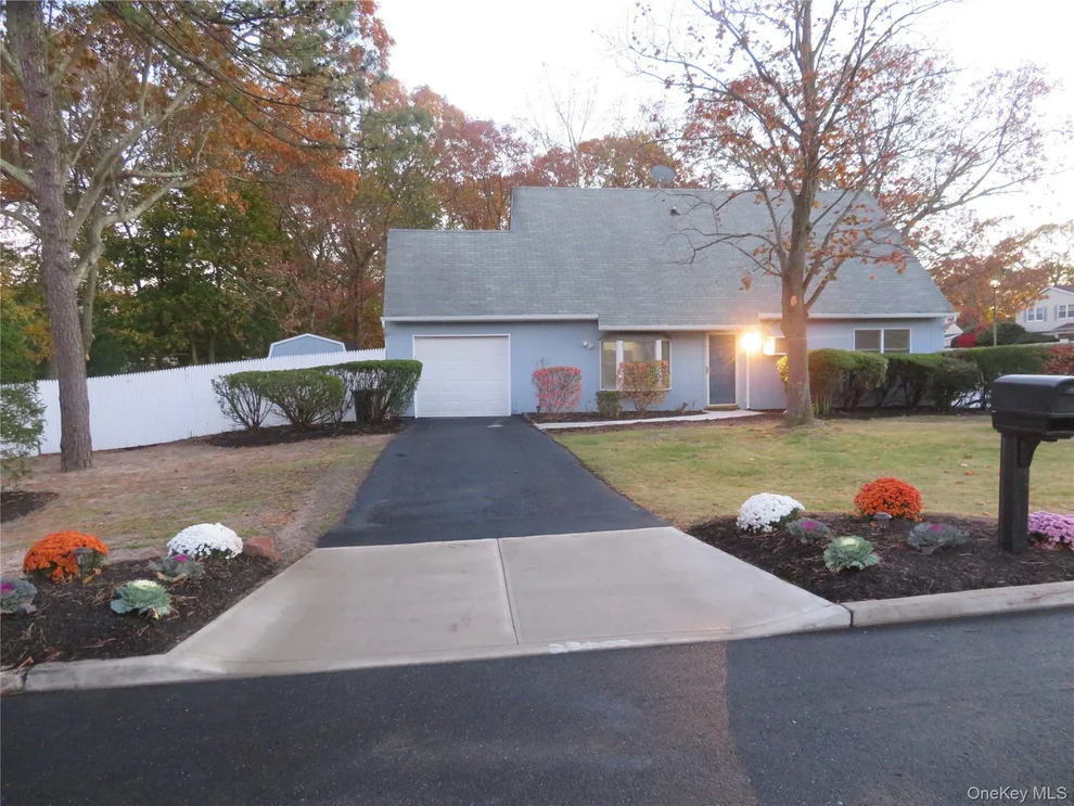 Unit for sale at 688 Hawkins Road E, Brookhaven, NY 11727
