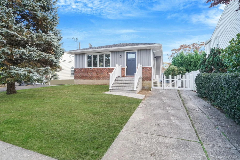 Unit for sale at 116 Parkhill Avenue, Oyster Bay, NY 11758