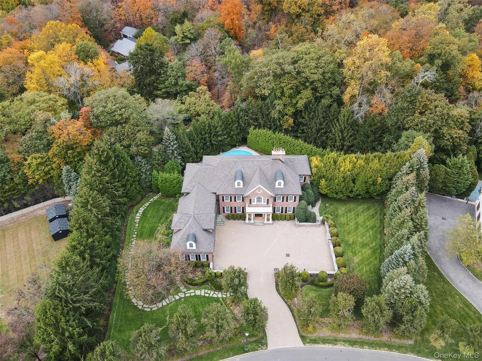 Unit for sale at 3 Brook View Lane, Harrison, NY 10580