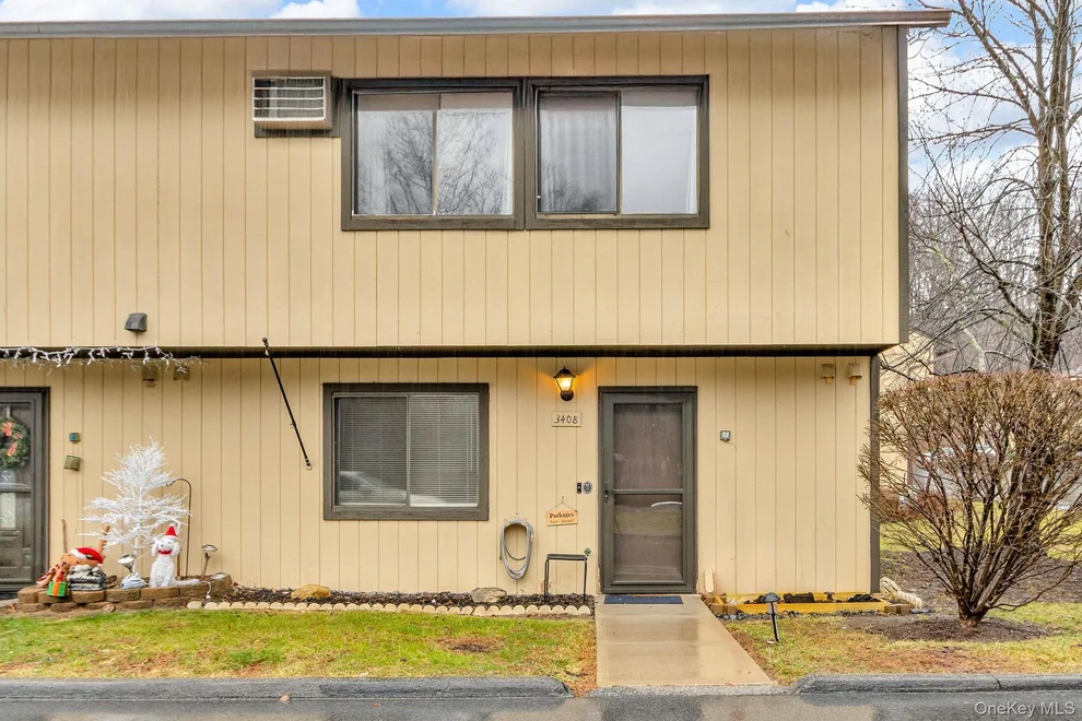 Unit for sale at 3408 Chelsea Cove S, Beekman, NY 12533