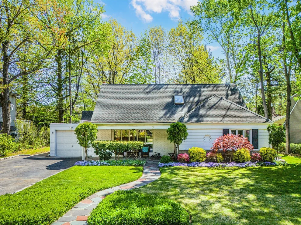 Unit for sale at 31 Chadwick Road, North Hempstead, NY 11023